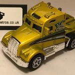 AMERICAN TRACTOR UNIT LORRY CAB KEYRING 1/56 SCALE GOLD