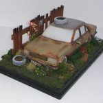 FORD GRANADA MK2 Junk Yard Barn Find Diorama 1/43 Scale GOLD