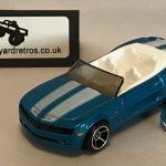 CHEVROLET CAMARO CONVERTIBLE 2012 KEYRING 1/56 SCALE BLUE