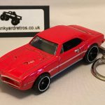 PONTIAC FIREBIRD 400 1967 KEYRING 1/56 SCALE RED