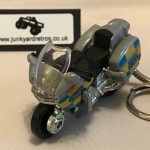 BMW R-1200 POLICE MOTORBIKE KEYRING / KEYCHAIN 1/56 SCALE SILVER