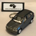 BMW X5 MK1 KEYRING / KEYCHAIN 1/76 SCALE GUNMETAL GREY
