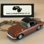 MG MGB CONVERTIBLE CLASSIC KEYRING / KEYCHAIN 1/72 SCALE BRONZE