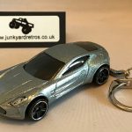 ASTON MARTIN ONE 77 KEYRING / KEYCHAIN 1/56 SCALE SILVER