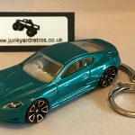 ASTON MARTIN DBS KEYRING / KEYCHAIN 1/56 SCALE TURQUOISE