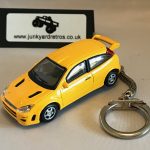 FORD FOCUS MK1 ST/RS KEYRING / KEYCHAIN 1/72 SCALE YELLOW