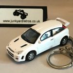 FORD FOCUS MK1 ST/RS KEYRING / KEYCHAIN 1/72 SCALE WHITE