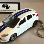FORD FOCUS MK3 ST / RS KEYRING / KEYCHAIN 1/56 SCALE WHITE & BLUE