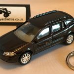 RENAULT LAGUNA SW KEYRING / KEYCHAIN 1/56 SCALE DARK BROWN