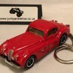 JAGUAR XK120 SE CLASSIC KEYRING / KEYCHAIN 1/56 SCALE RED