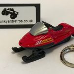 SNOWMOBILE KEYRING / KEYCHAIN 1/56 SCALE RED