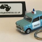 MINI AUSTIN MORRIS CLASSIC PANDA CAR KEYRING / KEYCHAIN 1/72 SCALE WHITE & BLUE