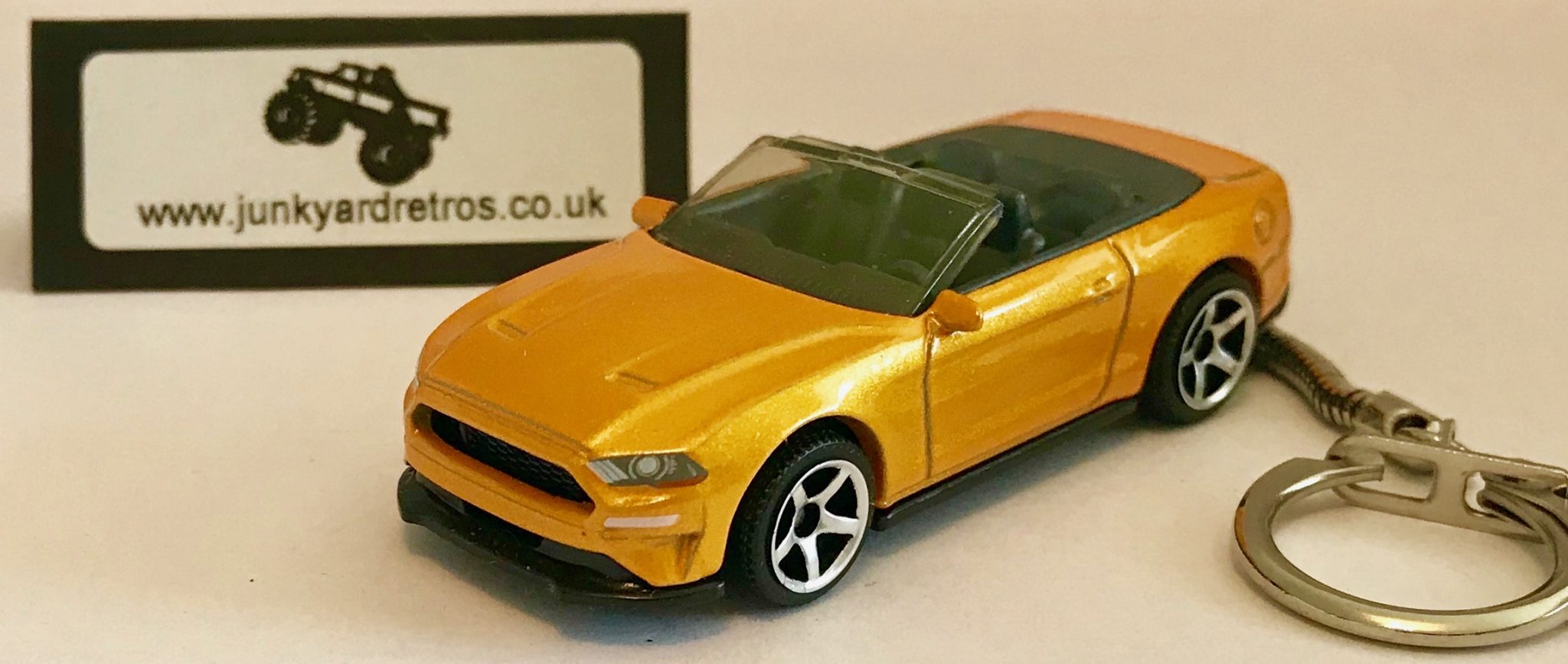 Ford Mustang Covertible 2018 1_56 YELLOW