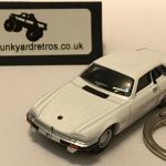 JAGUAR XJS THE SAINT CLASSIC KEYRING / KEYCHAIN 1/76 SCALE WHITE