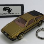 DMC DELOREAN KEYRING 1/56 SCALE GOLD