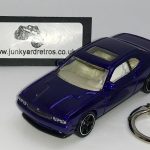 DODGE CHALLENGER 2010 KEYRING 1/56 PURPLE PLUM CRAZY