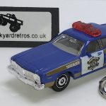 DODGE MONACO 1978 POLICE SHERIFF KEYRING 1/56 SCALE MID BLUE