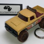 DODGE 1970 POWER WAGON PICK UP CLASSIC HW KEYRING / KEYCHAIN 1/56 SCALE YELLOW