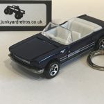 FORD MUSTANG CONVERTIBLE 1965 HW KEYRING / KEYCHAIN 1/56 SCALE PURPLE