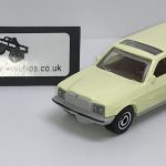 Mercedes Benz W123 Estate / Wagon MB KEYRING KEYCHAIN 1/56 PRIMROSE YELLOW