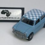 MINI AUSTIN COOPER CLASSIC 1964 KEYRING / KEYCHAIN 1/56 SCALE PALE BLUE