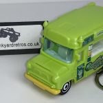BEDFORD CLASSIC ICE CREAM VAN KEYRING / KEYCHAIN 1/56 SCALE GREEN