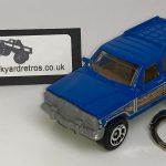 JEEP WAGONEER 1989 KEYRING / KEYCHAIN 1/56 SCALE METALLIC BLUE & WOOD