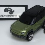 LAND ROVER DEFENDER 90 2020 MB KEYRING / KEYCHAIN 1/56 SCALE GREEN