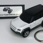 LAND ROVER DEFENDER 90 2020 MB KEYRING / KEYCHAIN 1/56 SCALE WHITE
