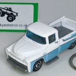 DODGE SWEPTSIDE PICK UP 1957 KEYRING 1/56 SCALE BLUE & WHITE