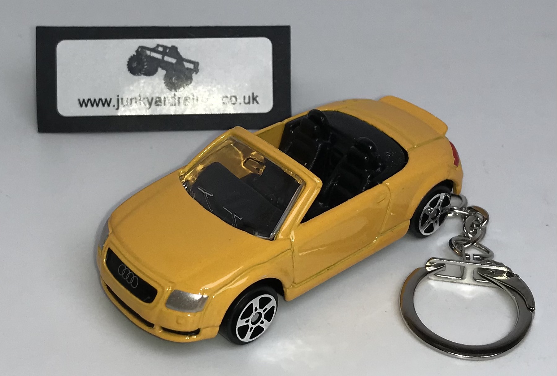 Audi TT Mk1 Cabrio RD 1_56 YELLOW