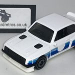 FORD ESCORT MK2 RS2000 KEYRING / KEYCHAIN 1/56 SCALE WHITE & BLUE