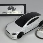 TESLA MODEL S MB KEYRING / KEYCHAIN 1/56 SCALE WHITE