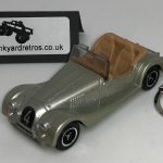 MORGAN PLUS FOUR MB KEYRING / KEYCHAIN 1/56 SCALE PLATINUM