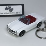 Mercedes Benz 230 SL 1963 KEYRING KEYCHAIN 1/56 WHITE