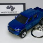 TOYOTA HILUX 2018 PICK UP TRUCK KEYRING / KEYCHAIN 1/56 SCALE BLUE