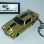 CHEVROLET CAMARO RS 1970 KEYRING / KEYCHAIN 1/56 SCALE GOLD