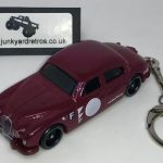 JAGUAR MK1 KEYRING / KEYCHAIN 1/56 SCALE MAROON