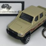 TOYOTA LAND CRUISER PICK UP KEYRING / KEYCHAIN 1/56 SCALE SAND