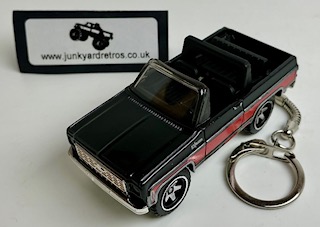 CHEVROLET BLAZER CUSTOM 1975 KEYRING / KEYCHAIN 1/56 SCALE BLACK