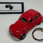 CITROEN 2CV 1970 KEYRING / KEYCHAIN 1/56 SCALE RED