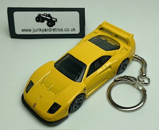 FERRARI F40 COMPETIZIONE KEYRING / KEYCHAIN 1/56 SCALE YELLOW