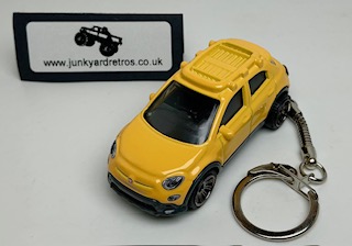 FIAT 500X 2016 KEYRING / KEYCHAIN 1/56 SCALE YELLOW
