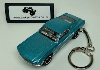 FORD MUSTANG 1968 FASTBACK KEYRING / KEYCHAIN 1/56 SCALE ICE BLUE
