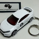 HONDA CIVIC TYPE R (CJ) 2018 KEYRING KEYCHAIN 1/56 WHITE