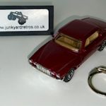 JAGUAR XJ6C COUPE 1977 KEYRING / KEYCHAIN 1/56 SCALE MET RED