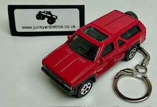 NISSAN PATHFINDER 1985 KEYRING / KEYCHAIN 1/56 SCALE RED