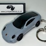 PORSCHE 911 CARRERA KEYRING / KEYCHAIN 1/56 SCALE LIGHT GREY