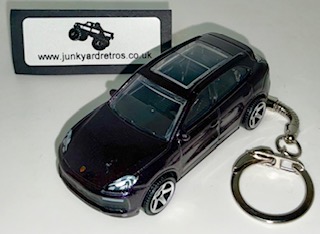 PORSCHE CAYENNE TURBO KEYRING / KEYCHAIN 1/56 SCALE DARK MET PURPLE