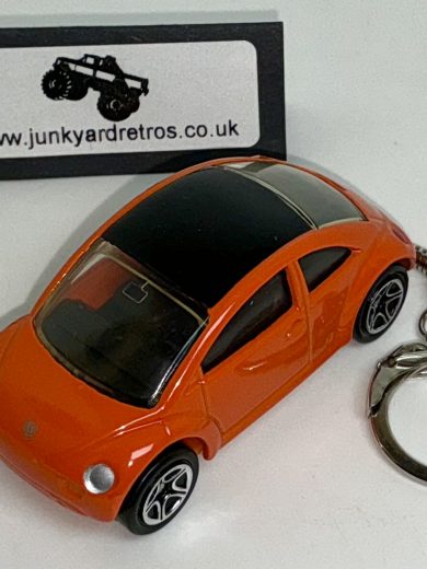 VW VOLKSWAGEN BEETLE 2010 KEYRING / KEYCHAIN 1/56 SCALE ORANGE & BLACK